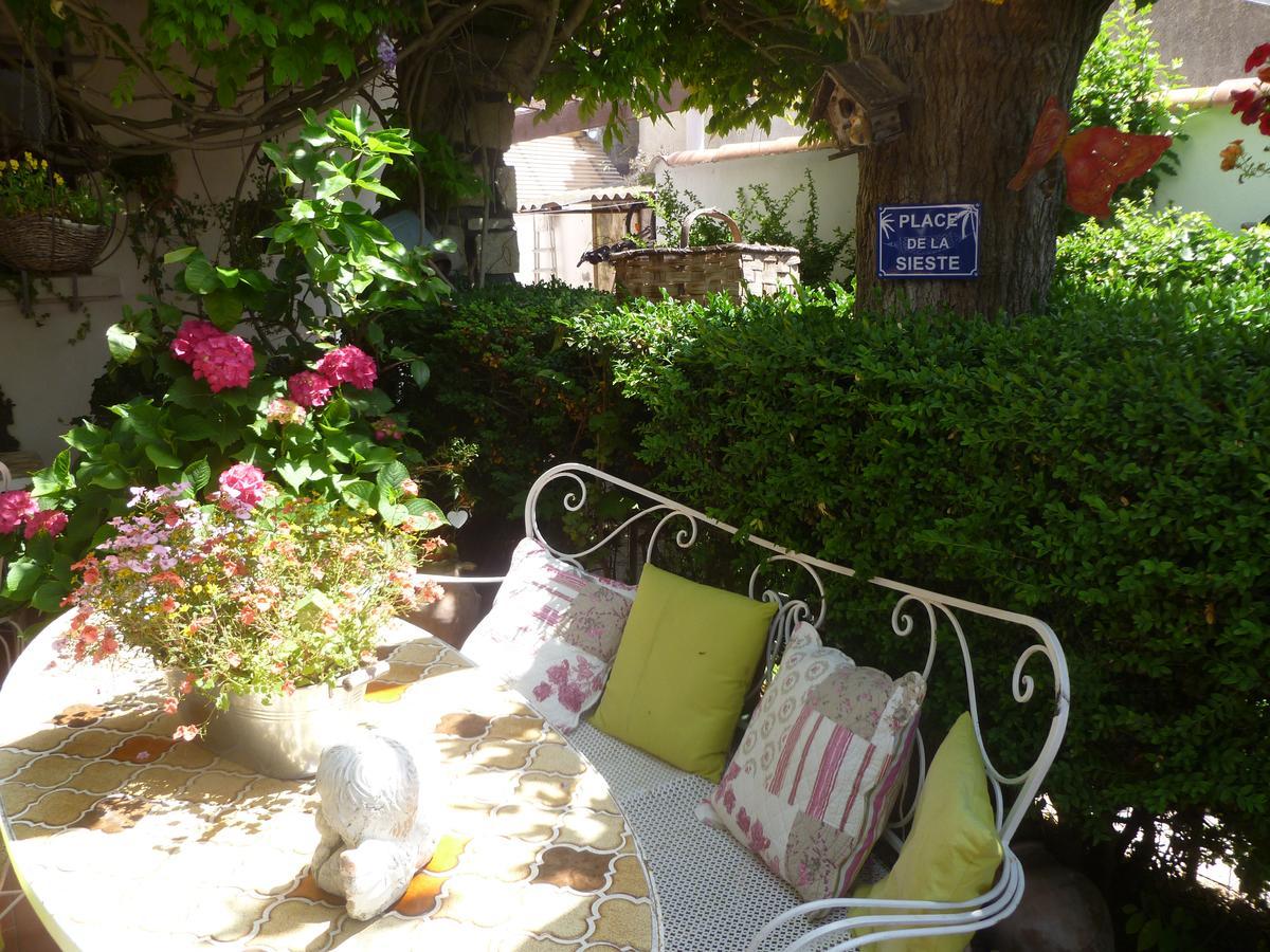 Hotel Le Mediterranee Saintes-Maries-de-la-Mer Exterior photo
