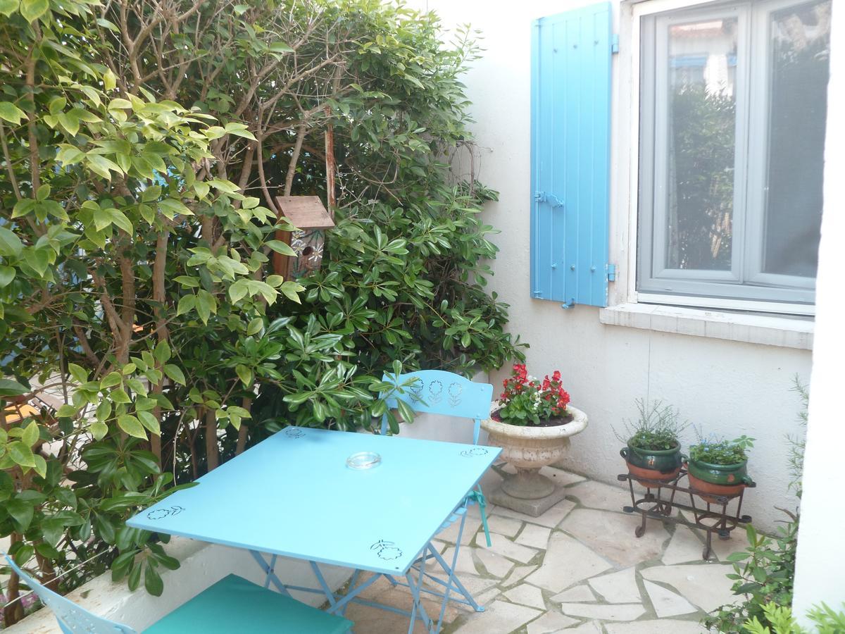 Hotel Le Mediterranee Saintes-Maries-de-la-Mer Exterior photo